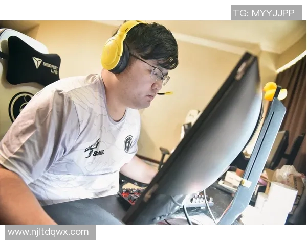 CSGO社区热议IG战队近期状态引发的争议与讨论分析